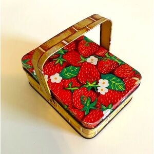 1985 Strawberry Tin with Notepaper
